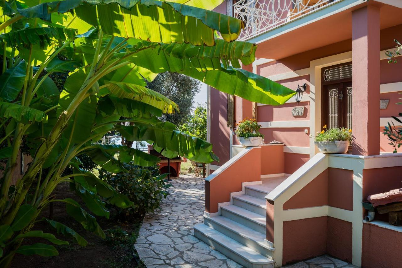 Beachfront Villa Meliti Ágios Matthaíos Buitenkant foto