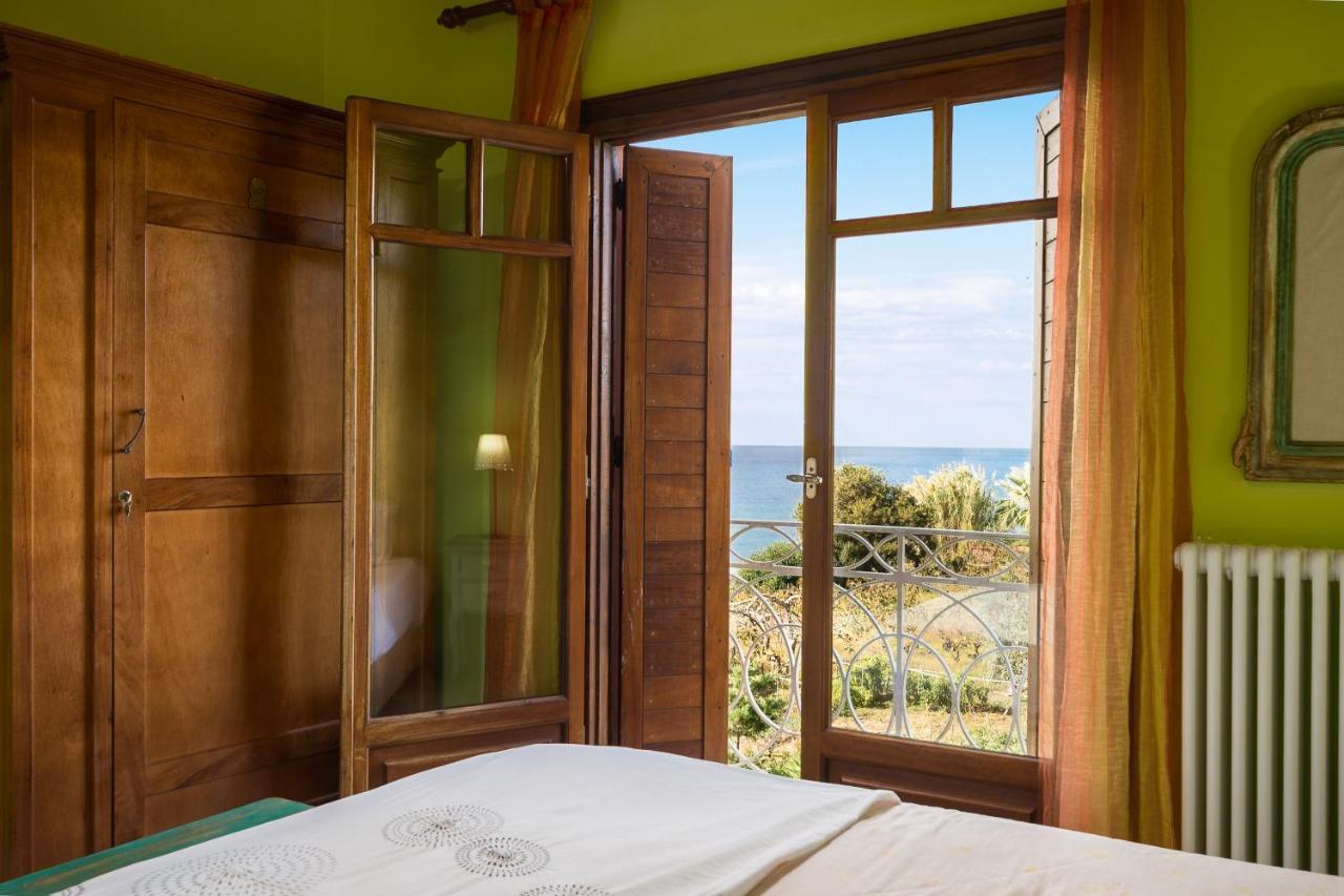 Beachfront Villa Meliti Ágios Matthaíos Buitenkant foto