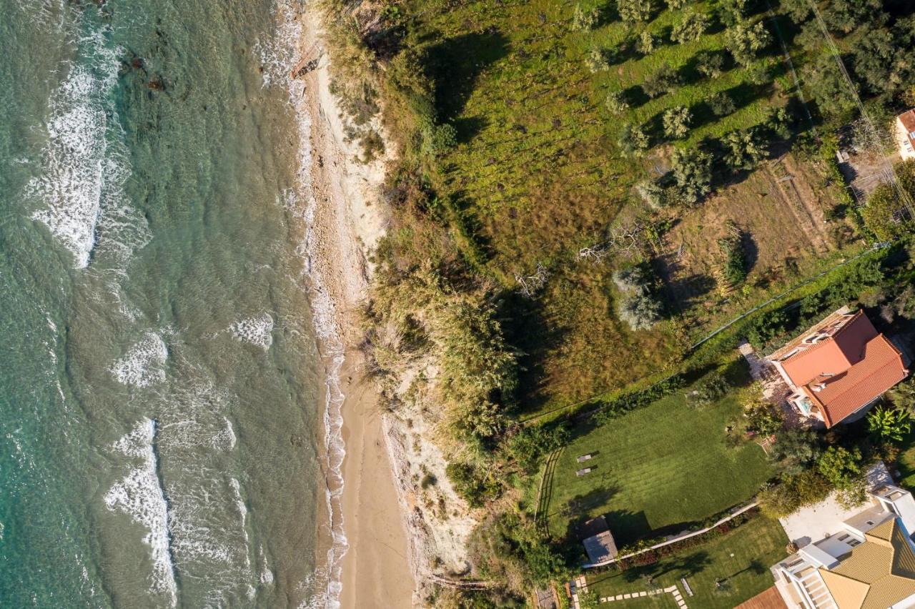 Beachfront Villa Meliti Ágios Matthaíos Buitenkant foto