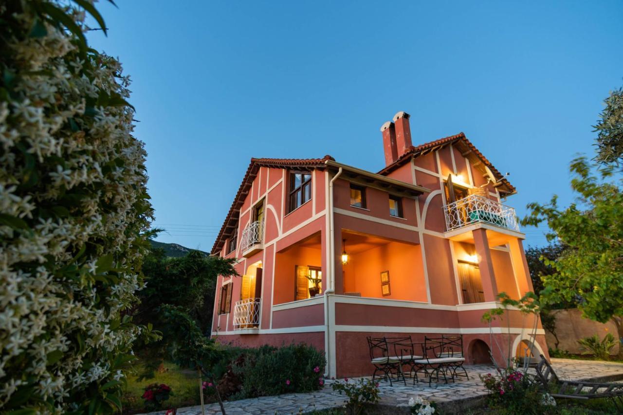 Beachfront Villa Meliti Ágios Matthaíos Buitenkant foto